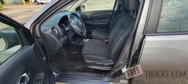 2019 Nissan Versa - Image 11 of 12