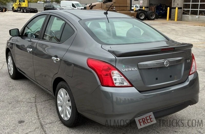 2019 Nissan Versa - Image 5 of 12