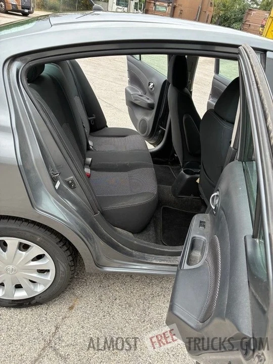 2019 Nissan Versa - Image 11 of 12