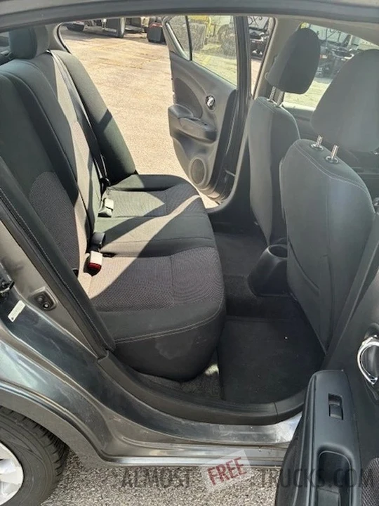 2019 Nissan Versa - Image 11 of 12