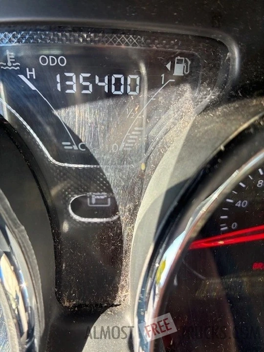 2019 Nissan Versa - Image 10 of 12