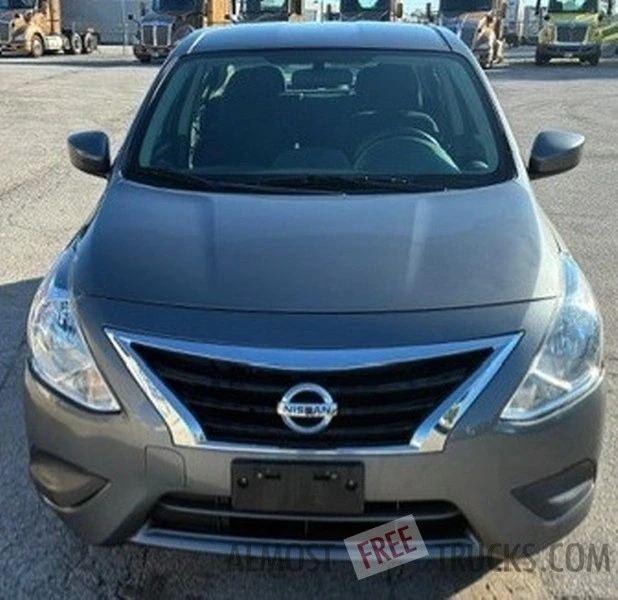 2019 Nissan Versa - Image 2 of 12