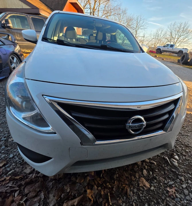 2019 Nissan Versa - Image 3 of 18