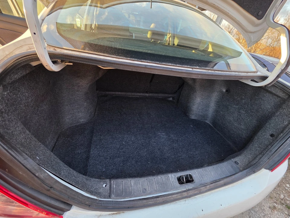 2019 Nissan Versa - Image 9 of 18