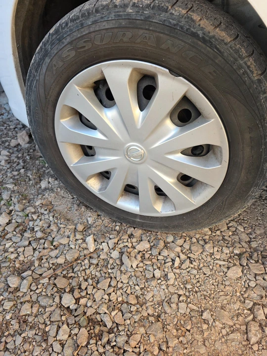 2019 Nissan Versa - Image 12 of 18