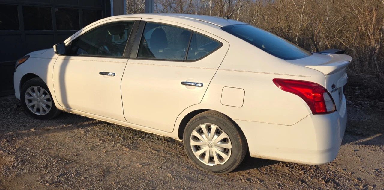 2019 Nissan Versa - Image 4 of 18