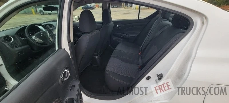 2019 Nissan Versa - Image 10 of 12