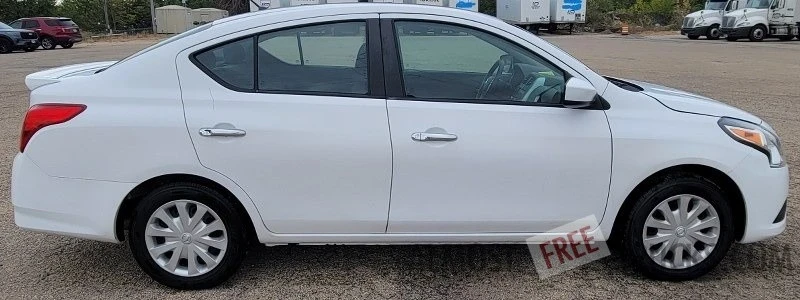 2019 Nissan Versa - Image 8 of 12