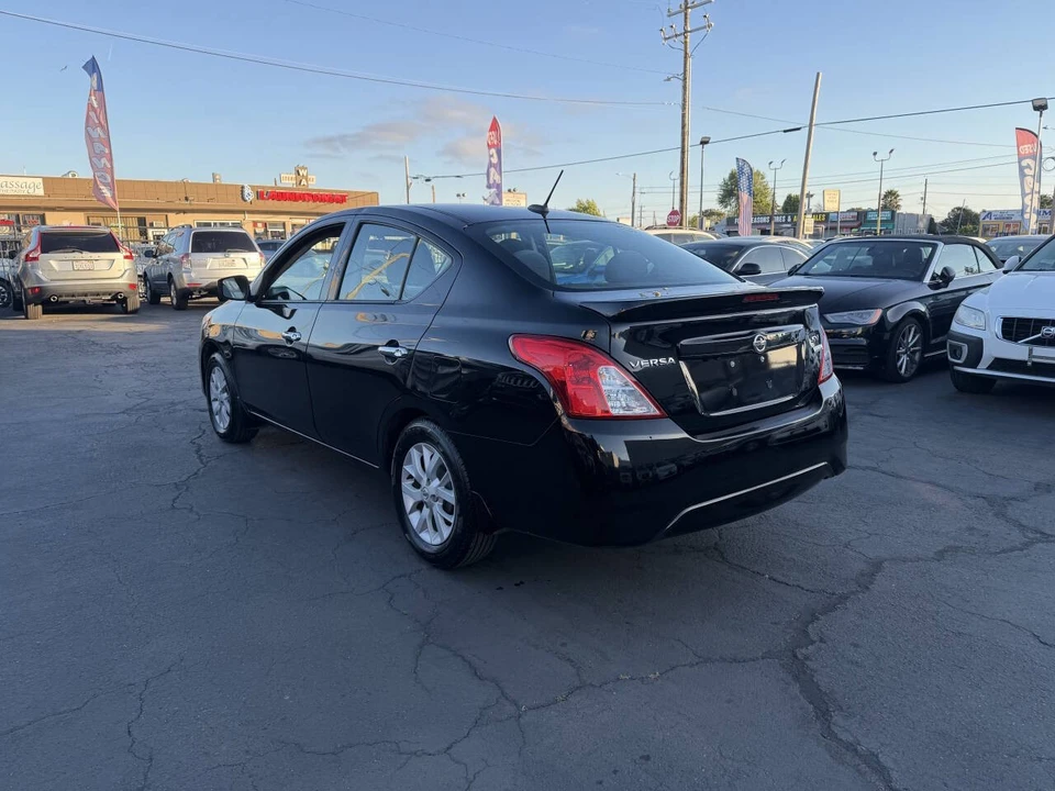 2019 Nissan Versa - Image 4 of 17