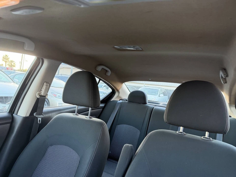 2019 Nissan Versa - Image 11 of 17