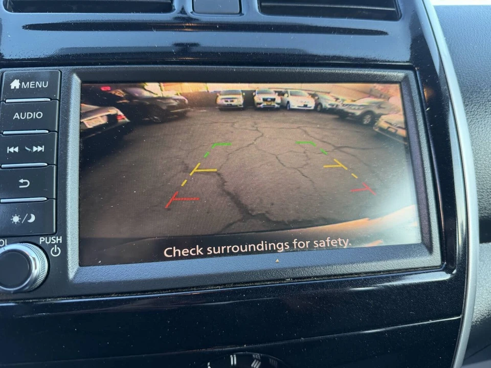 2019 Nissan Versa - Image 13 of 17