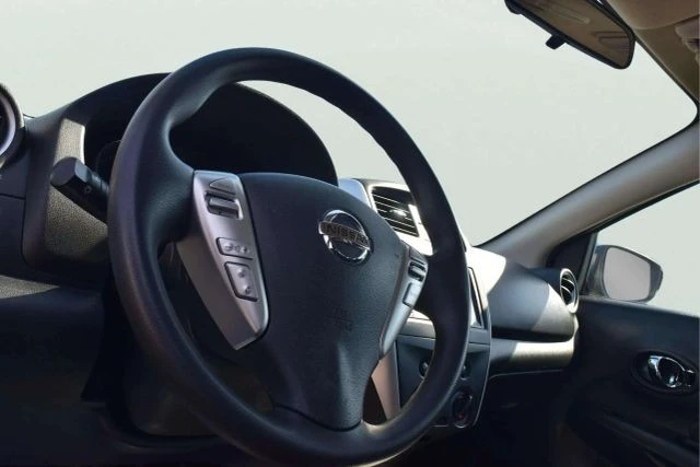2019 Nissan Versa - Image 15 of 21