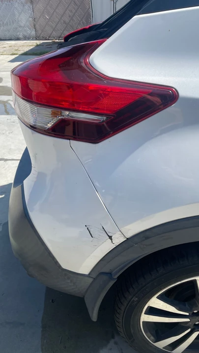 2019 Nissan Versa - Image 18 of 21