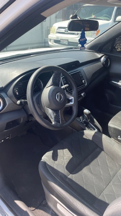 2019 Nissan Versa - Image 15 of 21