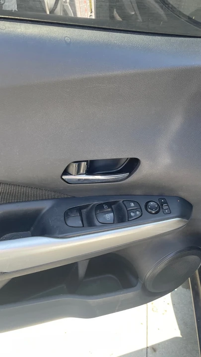 2019 Nissan Versa - Image 6 of 21