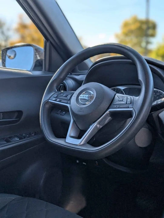 2019 Nissan Kicks - Image 11 of 18