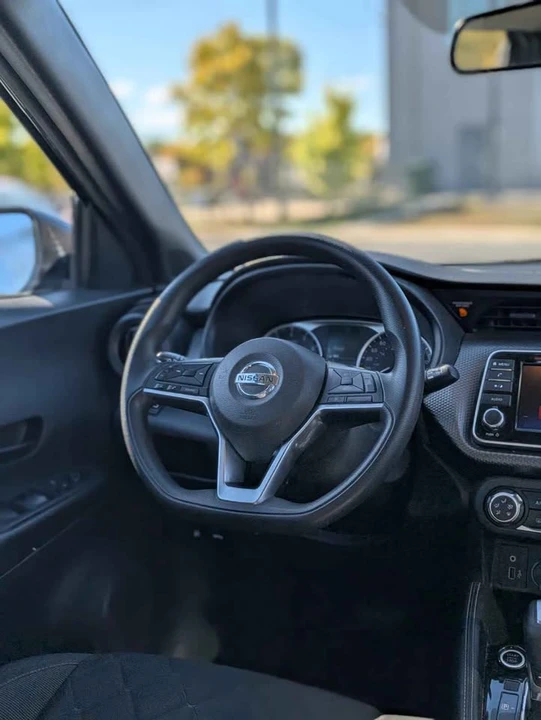 2019 Nissan Kicks - Image 9 of 18