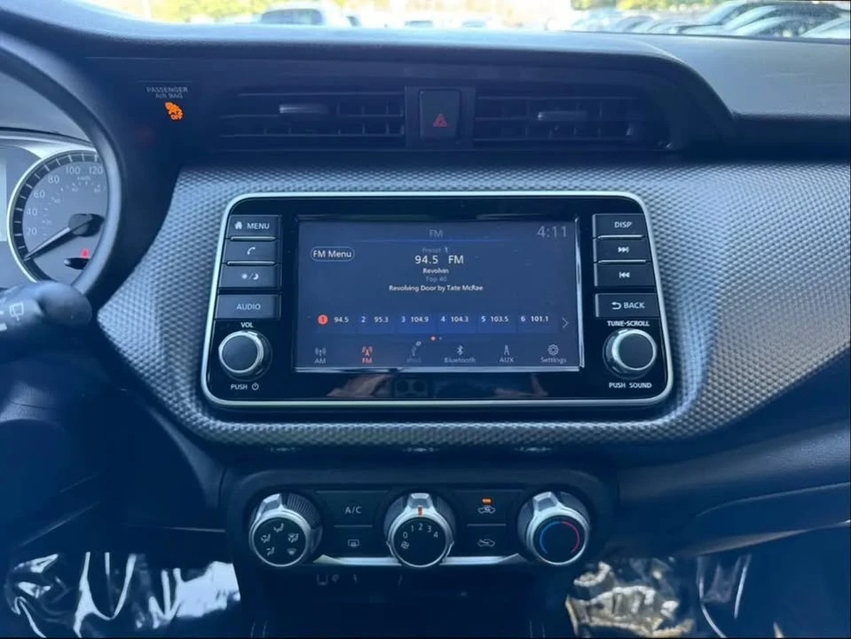 2019 Nissan Kicks - Image 16 of 17