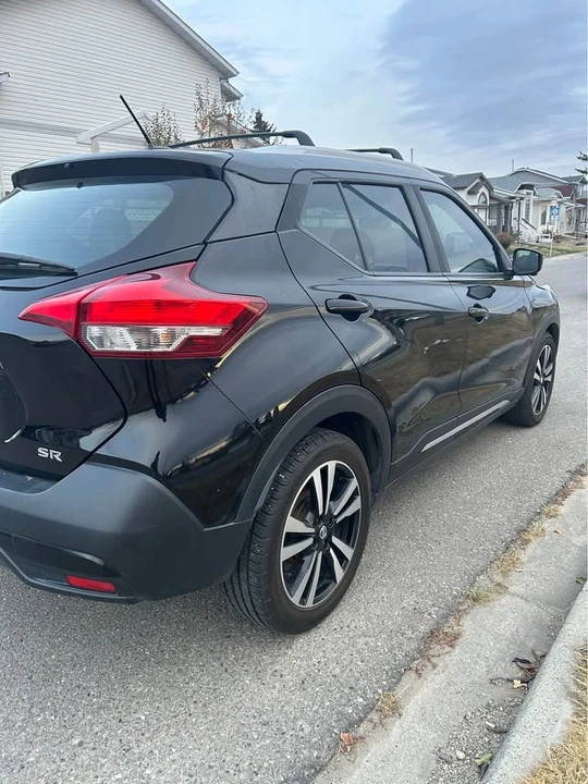 2019 Nissan Kicks - Image 4 of 17