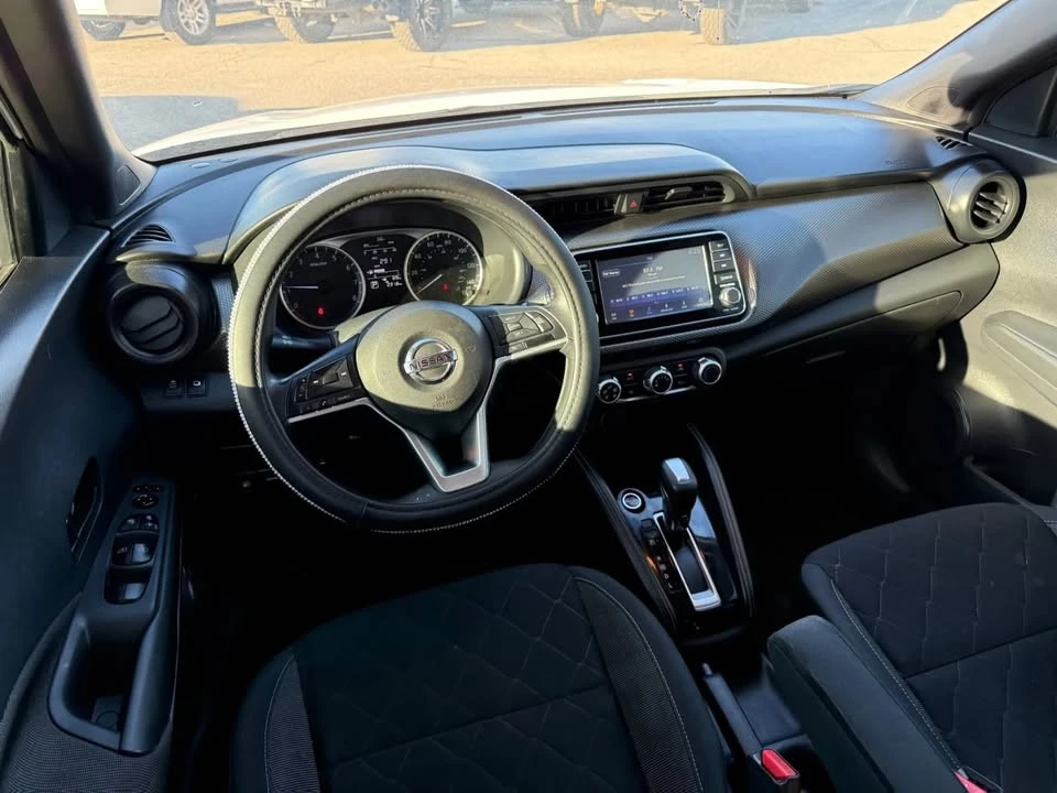 2019 Nissan Kicks - Image 9 of 15
