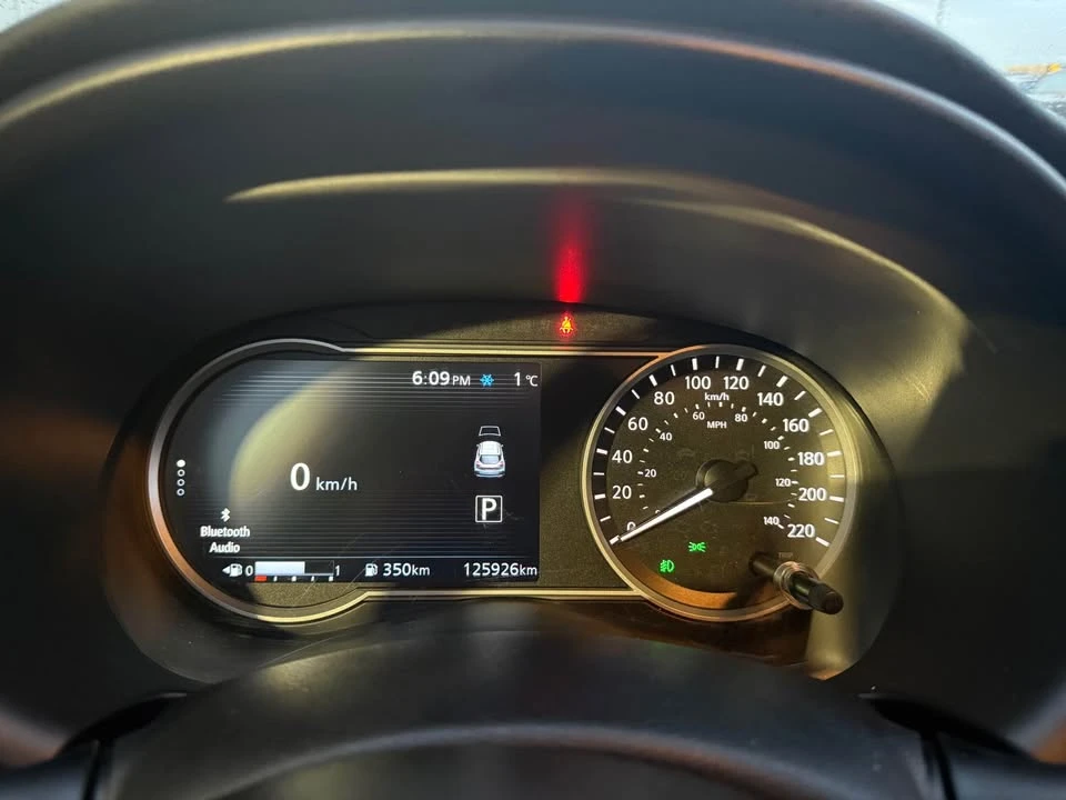 2019 Nissan Kicks - Image 11 of 16