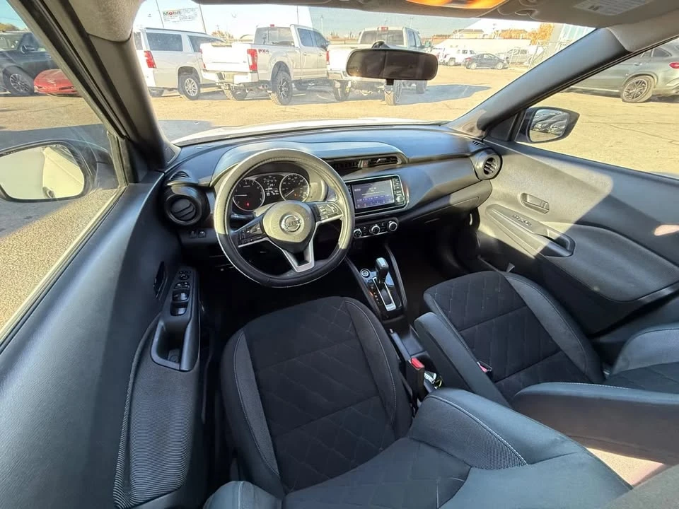 2019 Nissan Kicks - Image 10 of 15