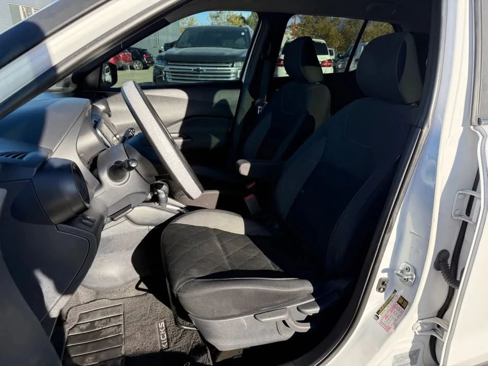 2019 Nissan Kicks - Image 13 of 15