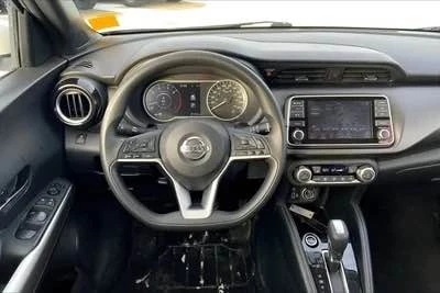 2019 Nissan Kicks - Image 2 of 3
