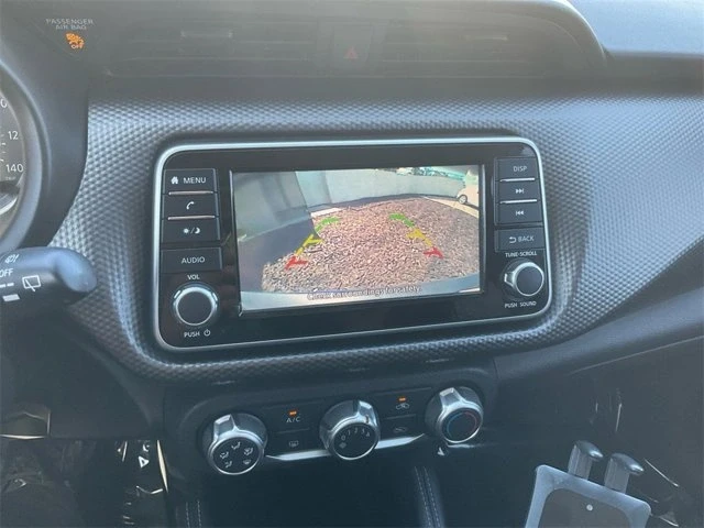 2019 Nissan Kicks - Image 17 of 19