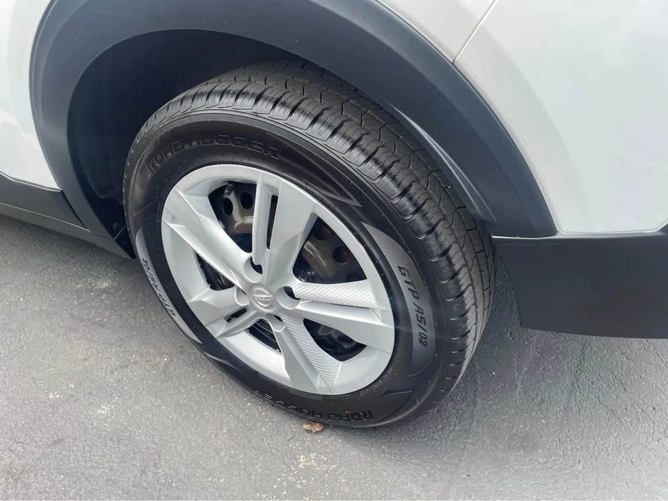 2019 Nissan Kicks - Image 12 of 18