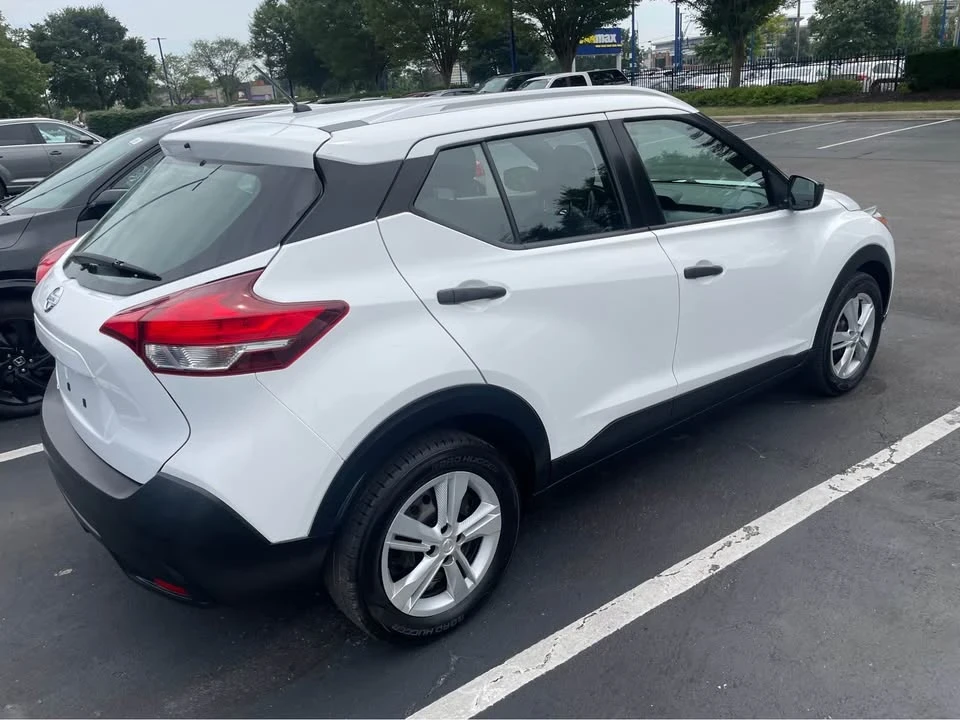 2019 Nissan Kicks - Image 15 of 18