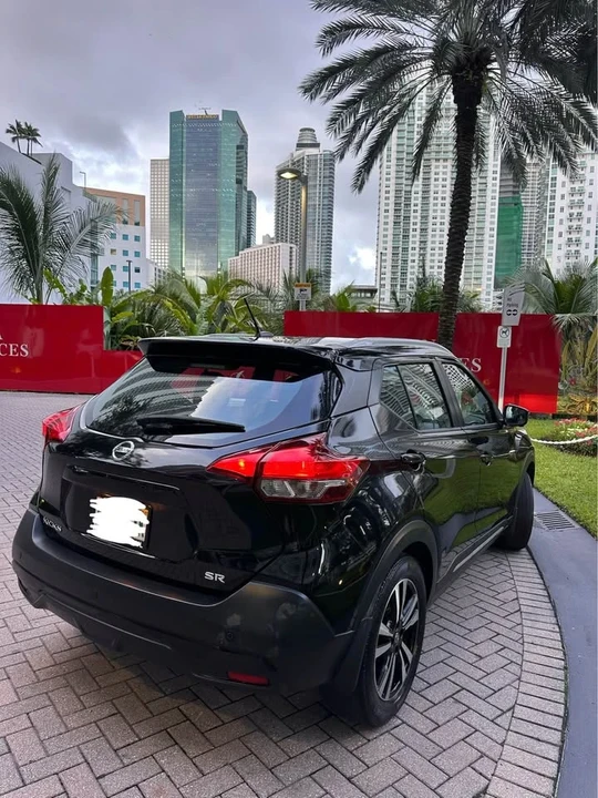 2019 Nissan Kicks - Image 2 of 7