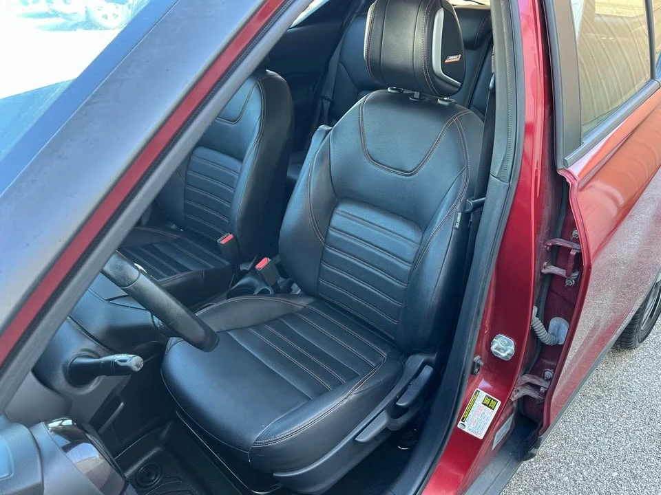 2019 Nissan Kicks - Image 10 of 13