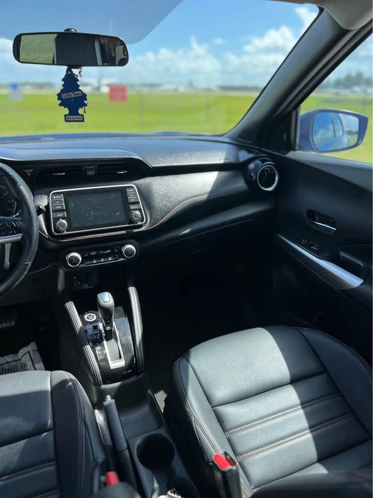 2019 Nissan Kicks - Image 11 of 13
