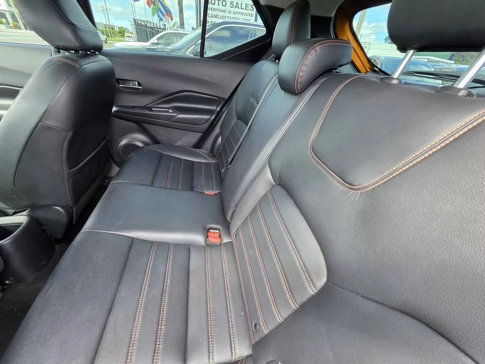 2019 Nissan Kicks - Image 14 of 19