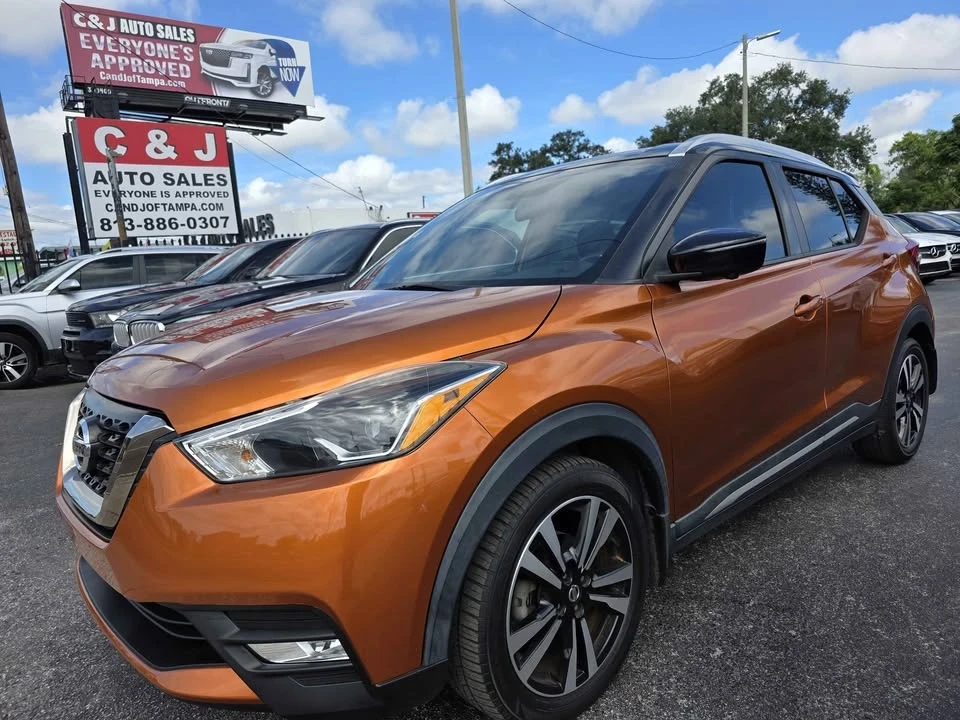 2019 Nissan Kicks - Image 2 of 19