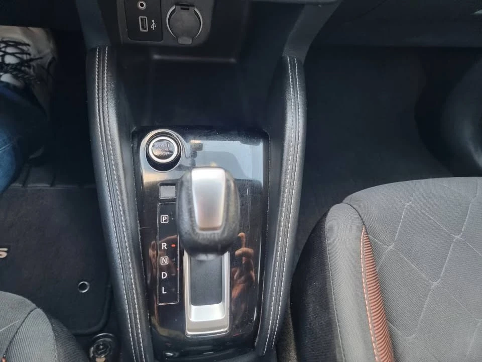2019 Nissan Kicks - Image 14 of 20