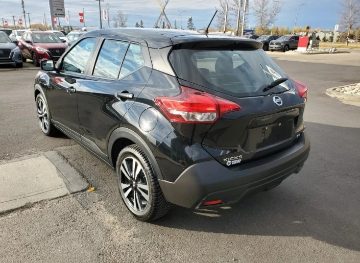 2019 Nissan Kicks - Image 5 of 17