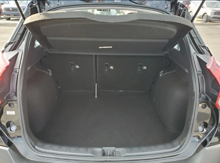 2019 Nissan Kicks - Image 17 of 17