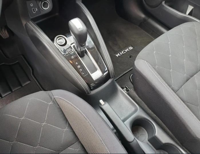 2019 Nissan Kicks - Image 16 of 17