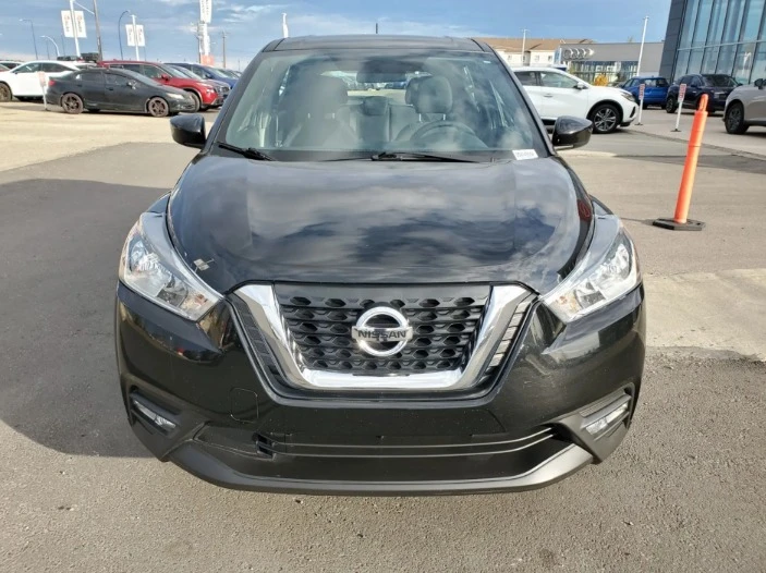 2019 Nissan Kicks - Image 2 of 17