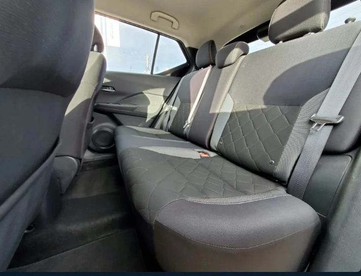 2019 Nissan Kicks - Image 12 of 17