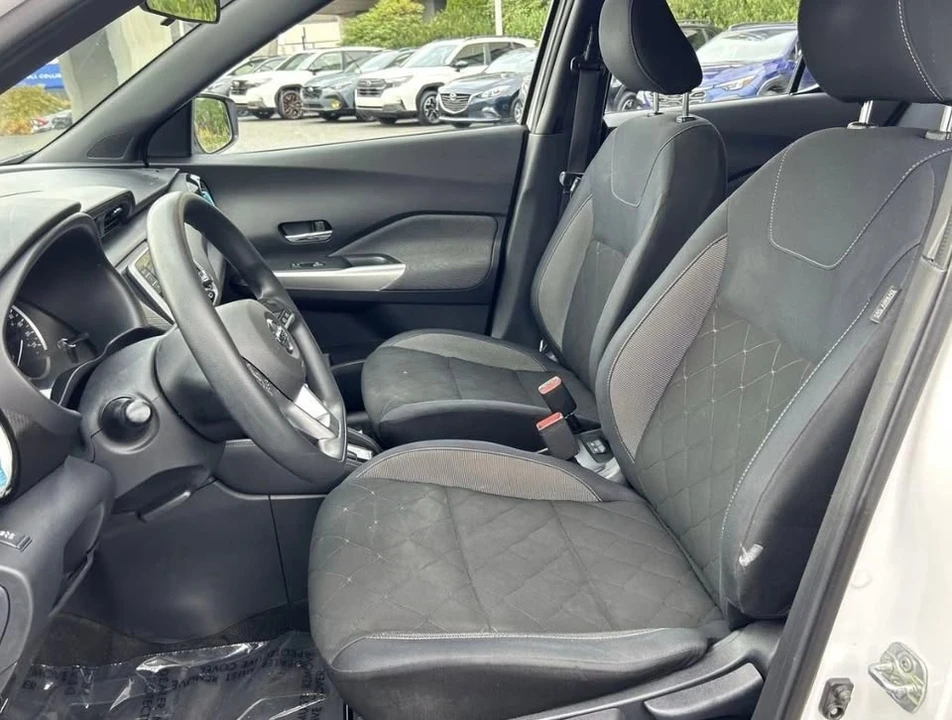 2019 Nissan Kicks - Image 9 of 15