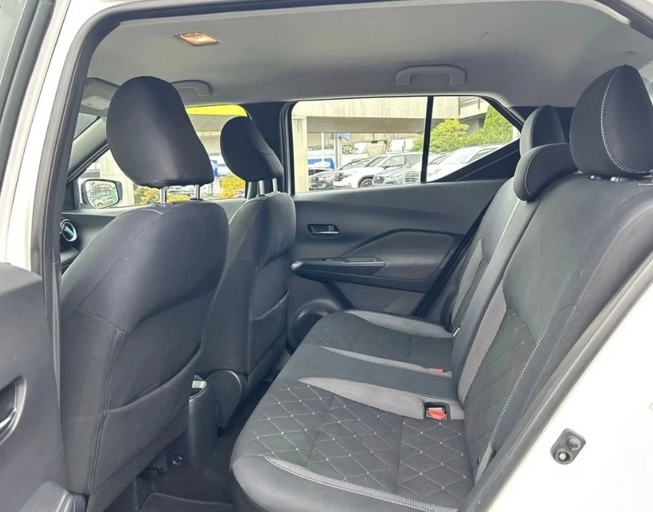 2019 Nissan Kicks - Image 13 of 15
