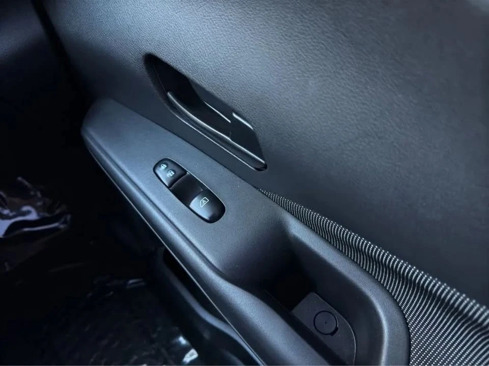2019 Nissan Kicks - Image 9 of 14