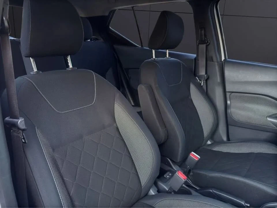 2019 Nissan Kicks - Image 8 of 14