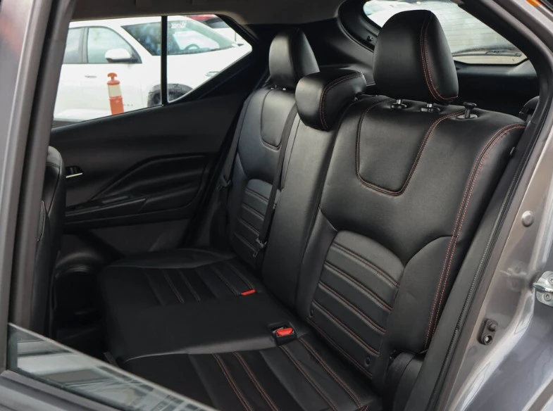 2019 Nissan Kicks - Image 5 of 7