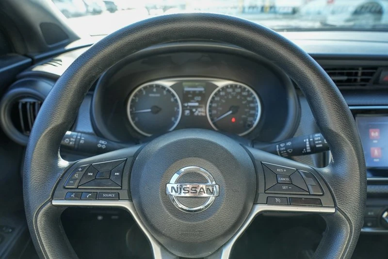 2019 Nissan Kicks - Image 12 of 19