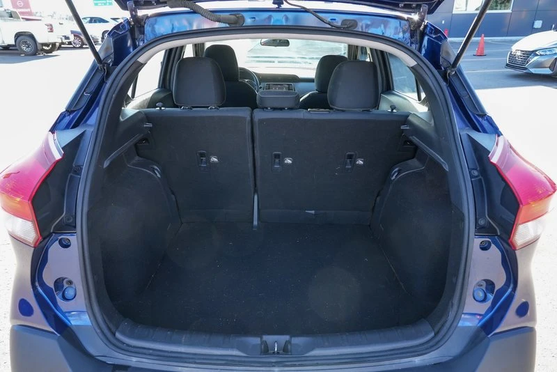 2019 Nissan Kicks - Image 10 of 19