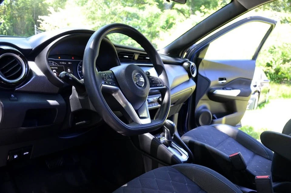 2019 Nissan Kicks - Image 10 of 14